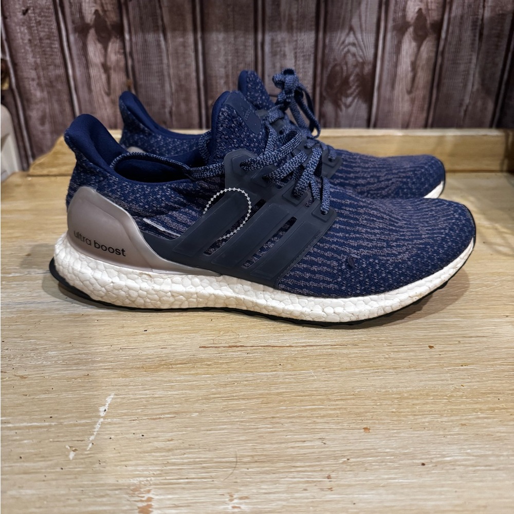 Adidas Women’s Ultraboosts - Navy - Picture 3 of 11